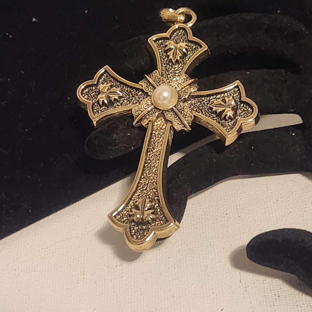 Sarah Coventry 1975 Limited Edition Cross Pendant Gold Tone Faux Pearl Vintage
